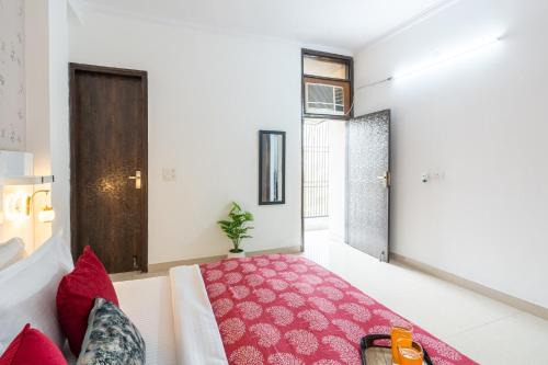 Homlee-Vintage 2BHK-Fort View-Bharat Mandapam-NDLS