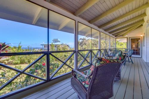 Honomu Home with Screened Lanai and Ocean Views!