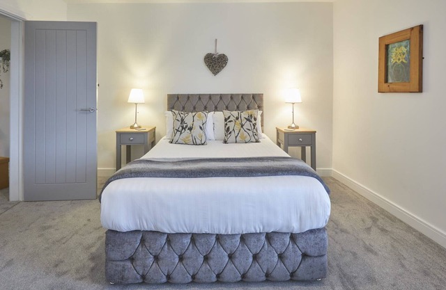 Host & Stay | Louisa Cottage
