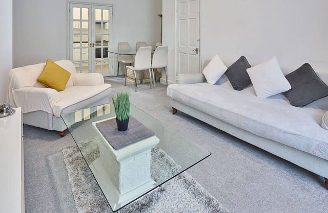 Host & Stay | Portside Retreat