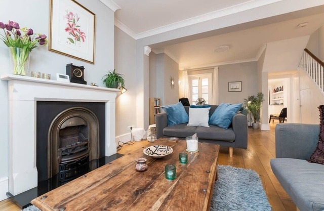 Host & Stay | Temple Street Townhouse