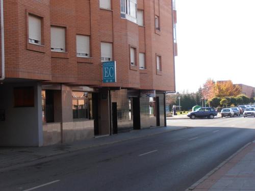 Hostal * EC León