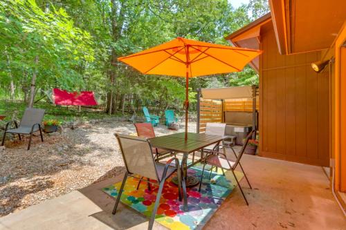 Hot Tub and Fire Pit Holiday Island Getaway!