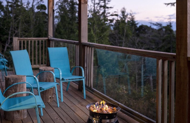Hot Tub/Cold Dip, Bonfire, EV Charger - 2 BR Suite