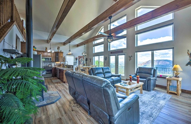 Hot Tub & Mtn View: Cripple Creek Retreat!