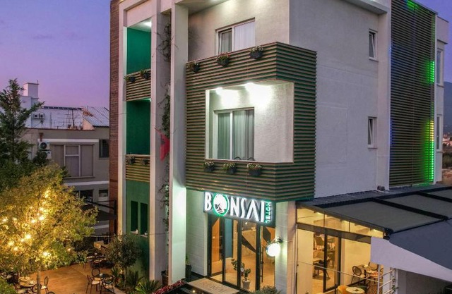 Hotel Bonsai
