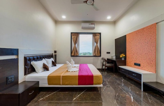 Hotel Chandradeep Regency