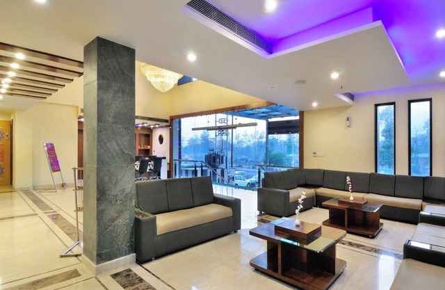 Hotel Crystal Ganga Heights