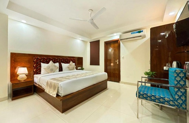 Hotel Emblem Suites- Near Delhi Airport