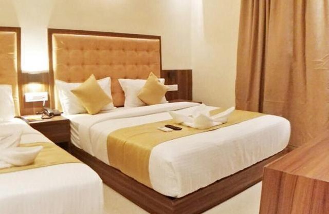 Hotel Emerald Near T2 International Airport Mumbai