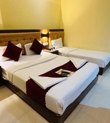 Hotel Emerald Studio INN
