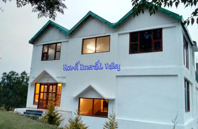 Hotel Emerald Valley