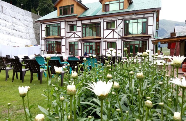 Hotel Glacier Heights