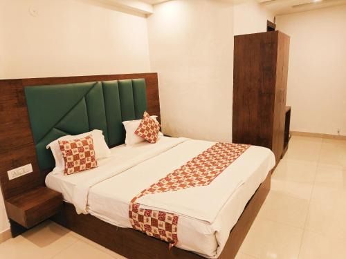 Hotel Grand Loft plaza Near IGI Airport