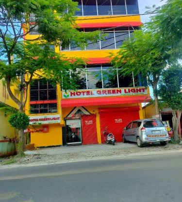 Hotel Green Light