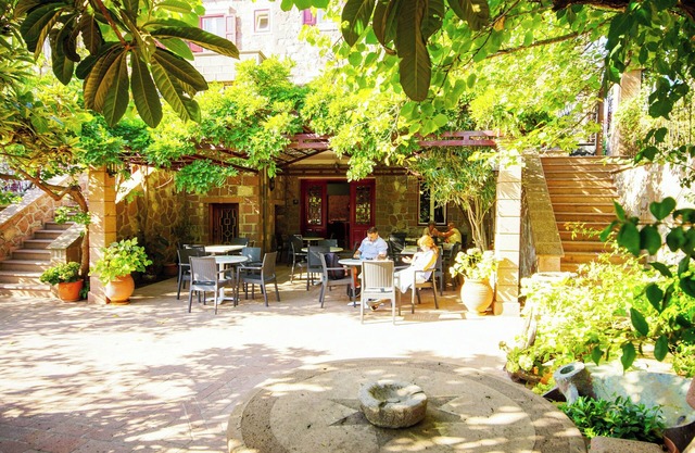 Hotel Iris