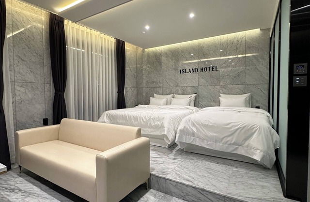 Hotel Island