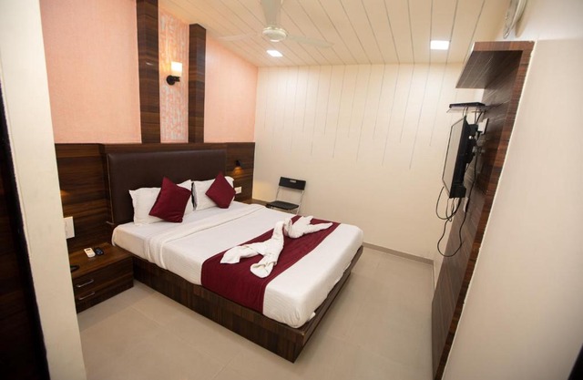 Hotel J D Residency