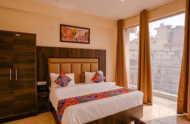 Hotel Kiara Near Delhi International Airport