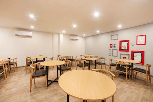 Hotel King Plaza Near Delhi Airport