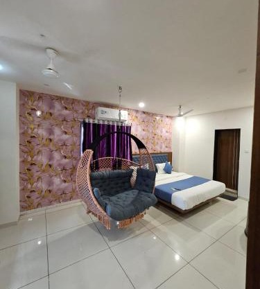 hotel leo