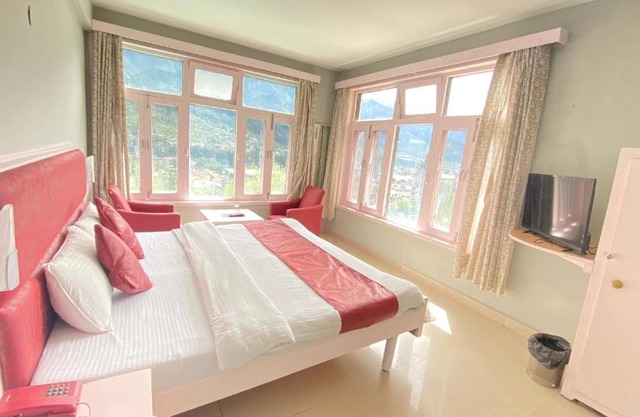 Hotel Meadows Manali