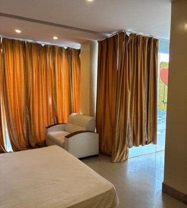 Hotel New India