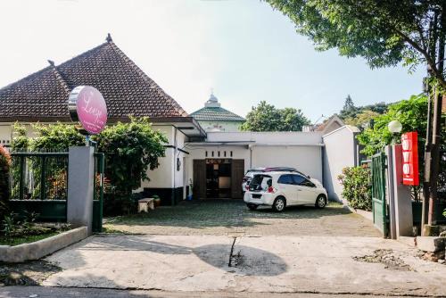 Hotel O Loesje Guest House Syariah