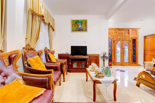 Hotel O Mbah Carik Homestay Syari'ah