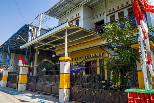 Hotel O Nurul Hikmah Homestay Syariah & Sport Center