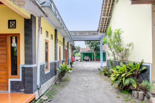 Hotel O Pondok Wisata Kurniawan 2NearWonogondang Camp (Bumi Perkemahan Wonogondang)