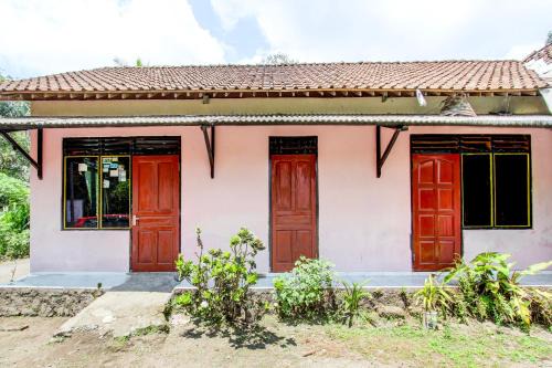 Hotel O Pondok Wisata Sekar KemuningNearWonogondang Camp (Bumi Perkemahan Wonogondang)