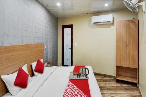 Hotel O R K Residency Near Jhilmil Metro Station