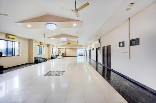 Hotel O Rani Durgawati Crossway Formerly Orient Palace