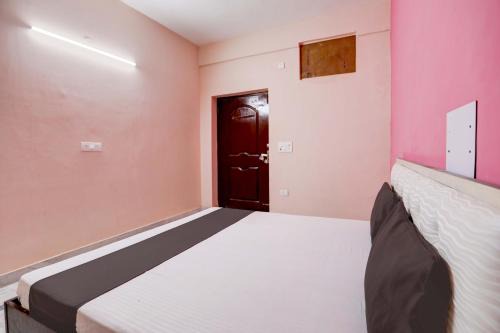 Hotel O Tilak hotel 24 Sector 27 Near by Vinayak Hospital Gali no-6