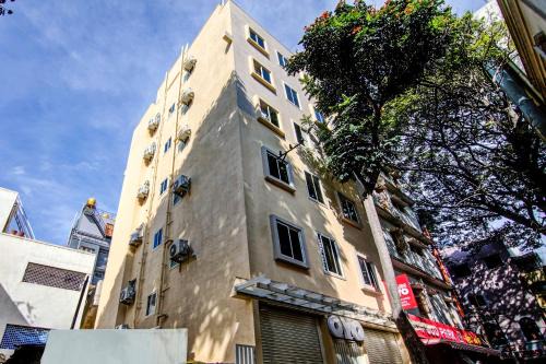 Hotel O Varcity Comforts Near Ragigudda Sri Prasanna Anjaneyaswamy Temple