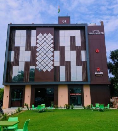 Hotel Obsidian Red