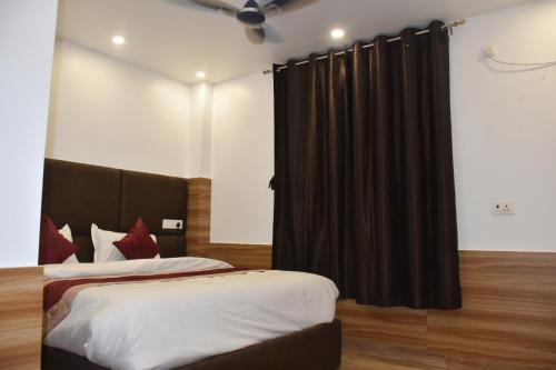 Hotel Obsidian Red