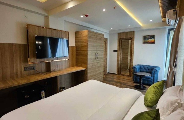 Hotel Parinay Sutra