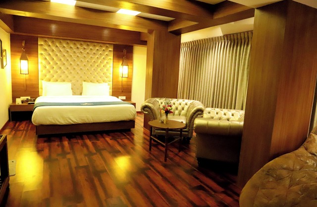 Hotel Reyansh Grand