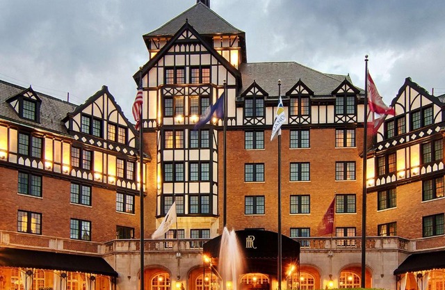 Hotel Roanoke & Conference Center, Curio Collection by Hilton