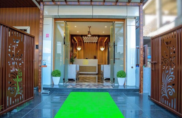 Hotel S K Executive