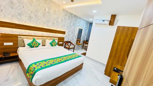 Hotel Shine