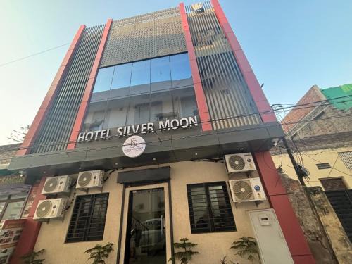 Hotel Silver Moon-200 meter Jaipur Junction