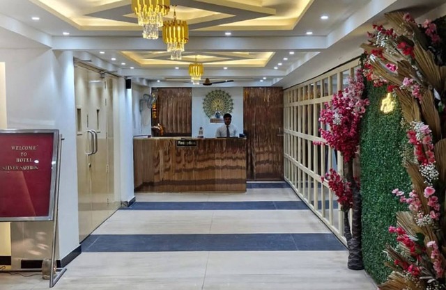 Hotel Silver Saffron Peeragarhi
