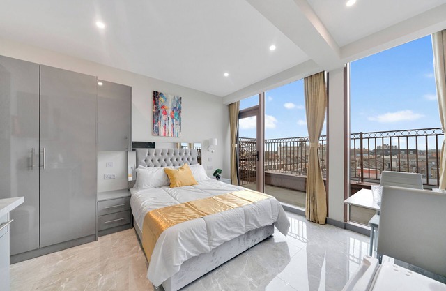 Hotel Studio Apartment in East London