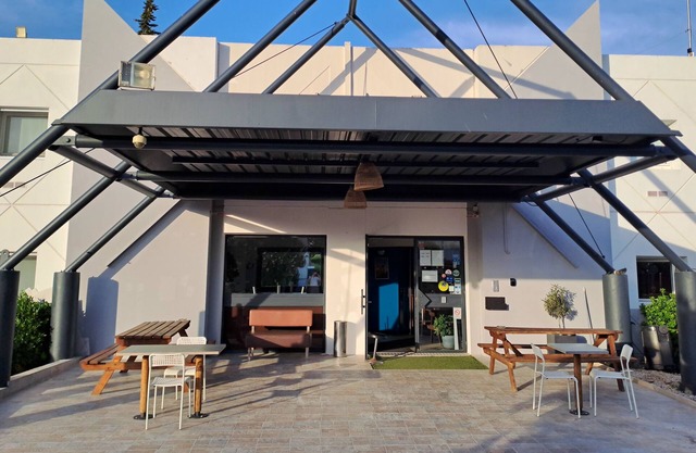 Hotel Thania
