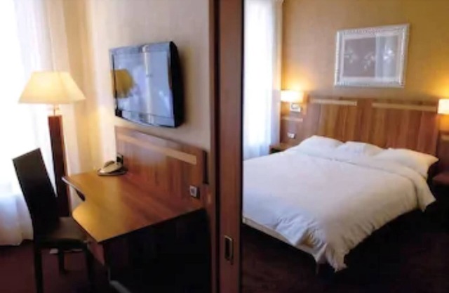 Hotel The Originals du Grand Monarque