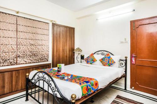 Hotel Ullash Residency Salt Lake Kolkata - Fully-Air-Conditioned-Hotel Spacious-Room with-Parking-Facility
