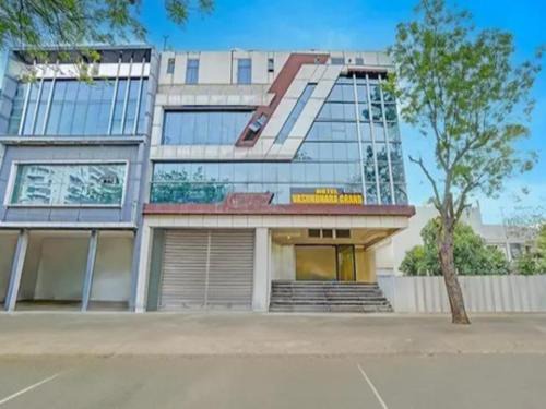 Hotel Vasundhara Grand